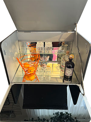 DRINKS CABINET (OPEN)