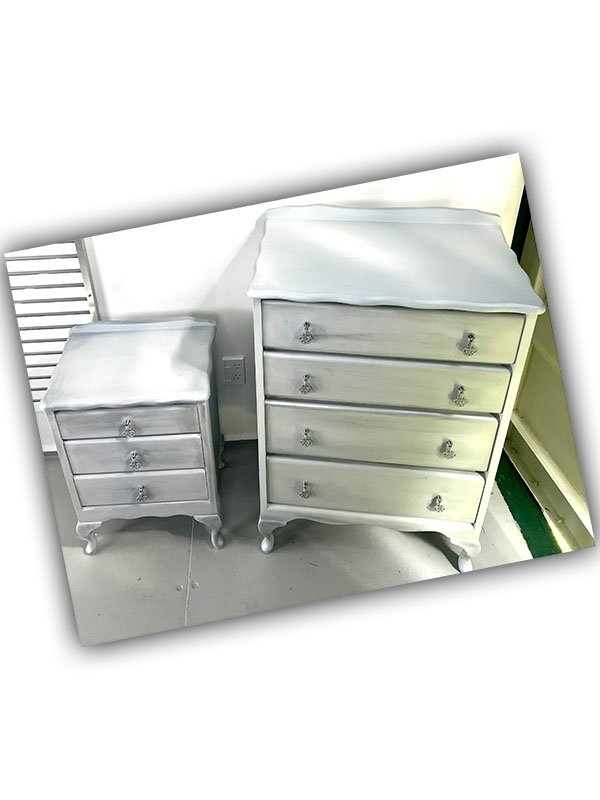 DRAWERS AND BEDSIDE TABLE 
