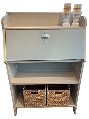 WRITING DESK (CLOSED)